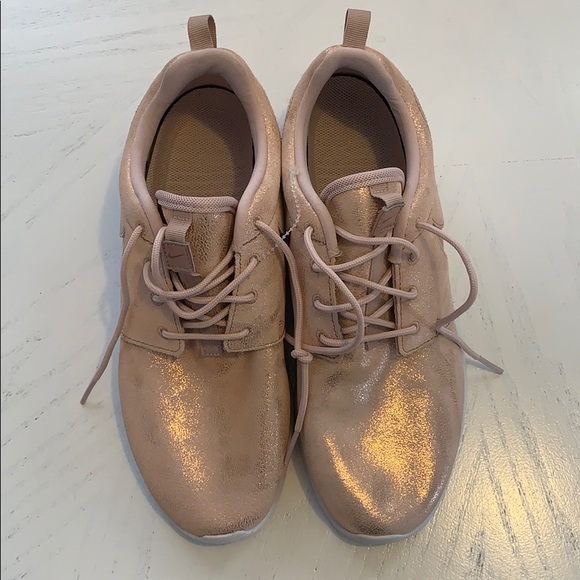 ❌SOLD❌NIKE Roshe One Trainers - Picture 3 of 7